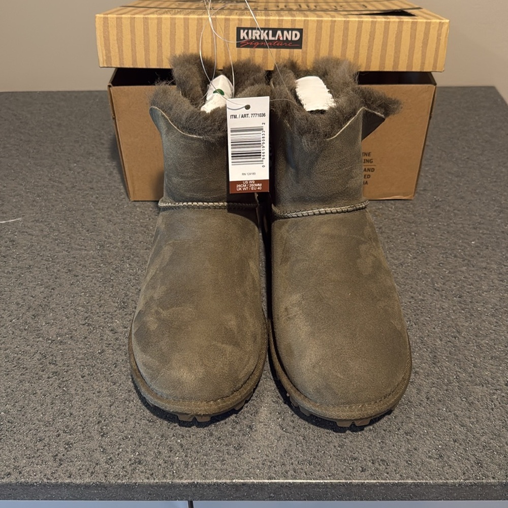NEW! WOMENS KIRKLAND SIGNATURE GENUINE SHEEPSKIN SHEARLING